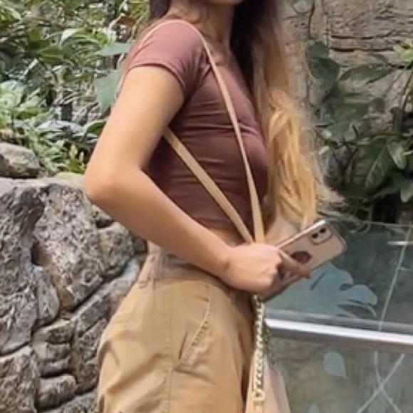 Brown crop top with teddy bear - Picture 2 of 2